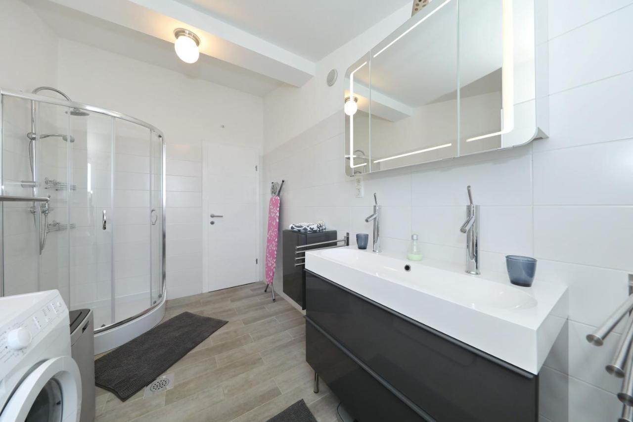 Apartment With Private Pool Sukosan Bagian luar foto