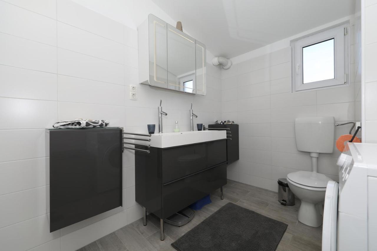 Apartment With Private Pool Sukosan Bagian luar foto