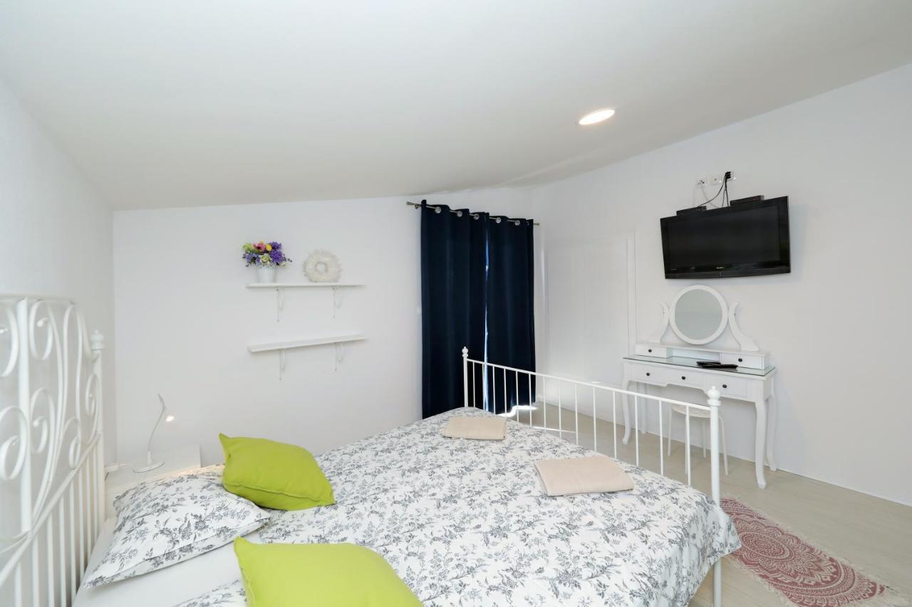 Apartment With Private Pool Sukosan Bagian luar foto