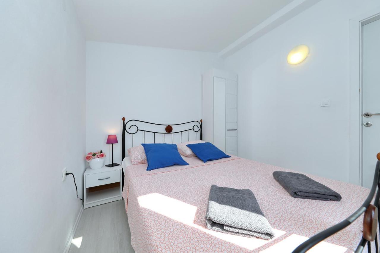 Apartment With Private Pool Sukosan Bagian luar foto