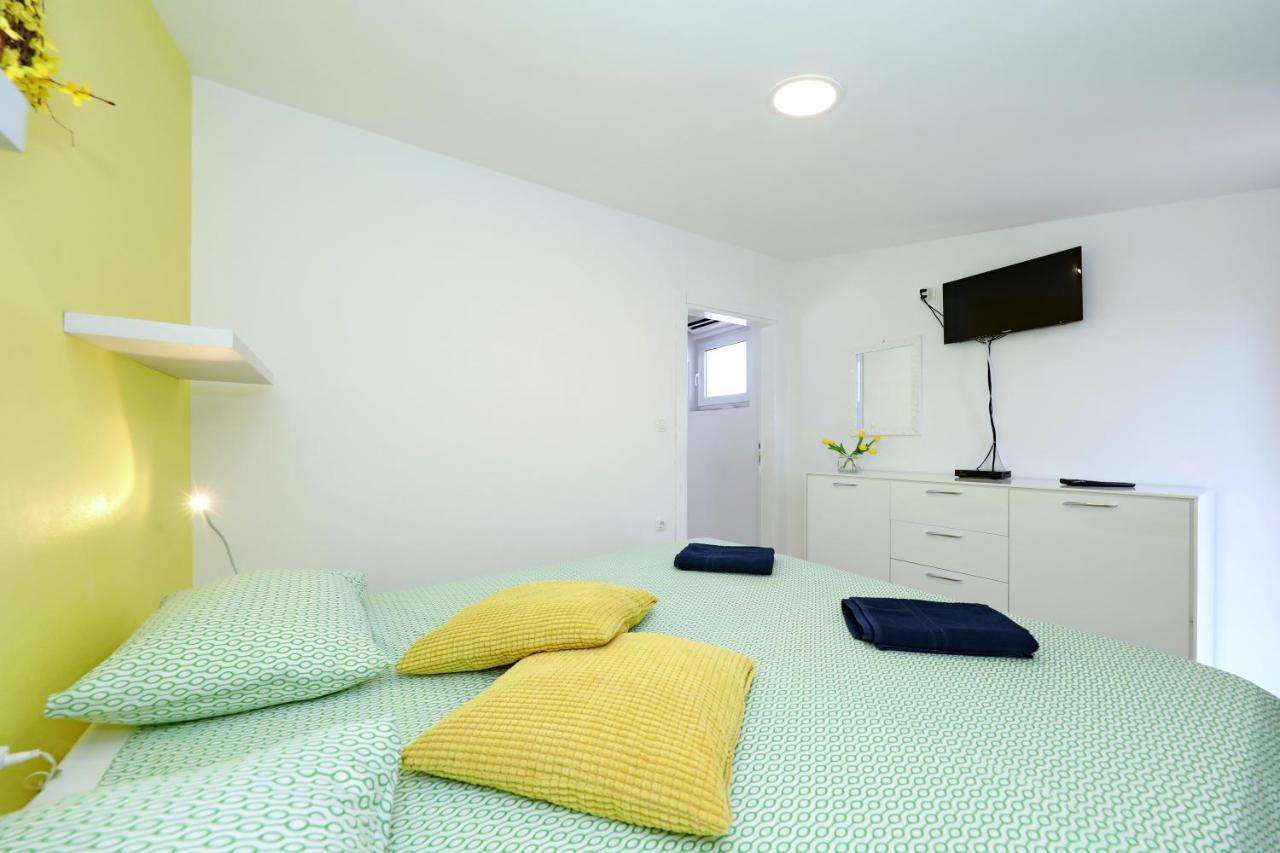 Apartment With Private Pool Sukosan Bagian luar foto