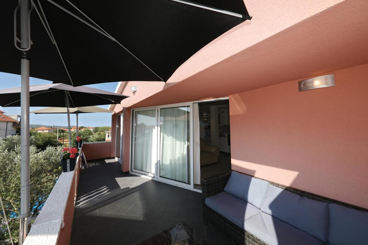 Apartment With Private Pool Sukosan Bagian luar foto